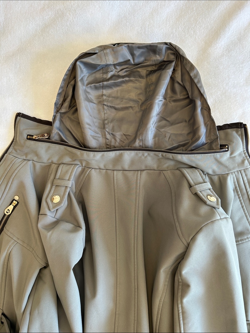 Michael Kors Women’s Softshell Olive Green Belted Jacket With Hidden Hood Size M - Picture 4 of 11